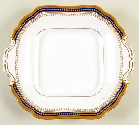 R3109 Handled Cake Plate
