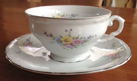 EPI466 Footed Cup & Saucer Set