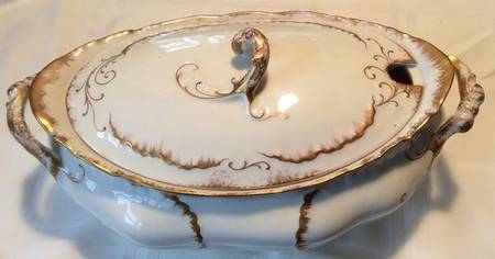 SY1218 Tureen &  Lid
