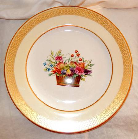 R8011 by Spode