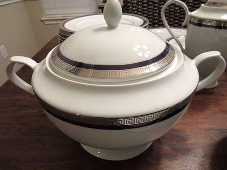 SCG153 Tureen &  Lid