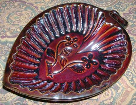 Vincent Price National Treasures Collecton 10" Heart Shaped Bowl