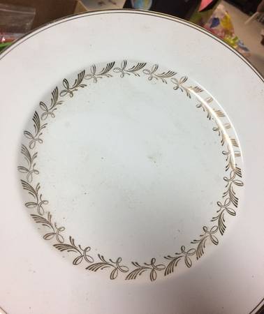 Victoria Dinner Plate