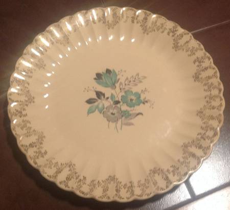 Silver Quenn Consul by Sebring Pottery