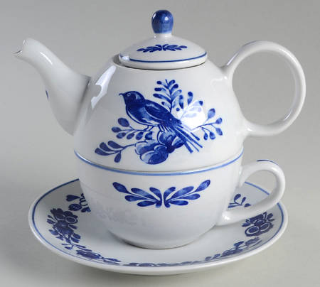 Delft Garden Individual Teapot & Lid with Cup & Saucer