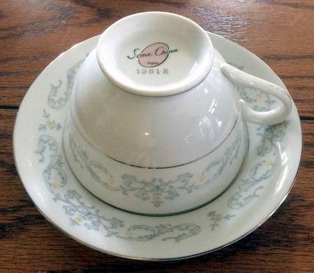 1961R Footed Cup & Saucer Set