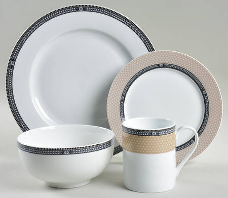 Vintage Chic 32 Piece Estate Set