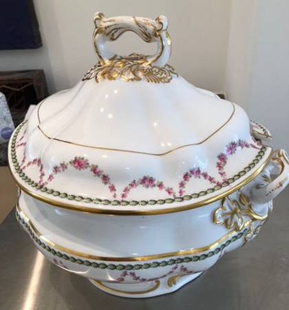 R1398 Tureen &  Lid