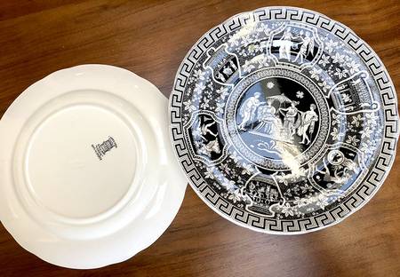 Greek Black (Scalloped) Luncheon Plate
