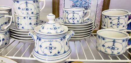 Strawflower Sugar Bowl & Lid