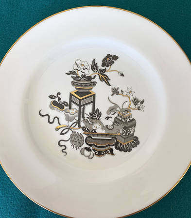 Bowpot Black by Spode