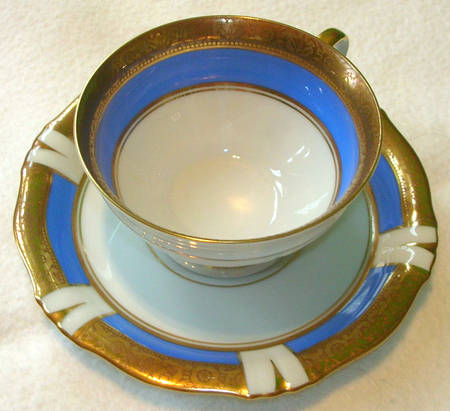 10069 Footed Cup & Saucer Set
