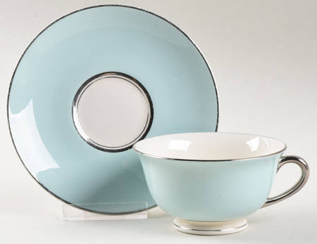 SHO422 Footed Cup & Saucer Set