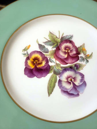 Y5435 Dinner Plate