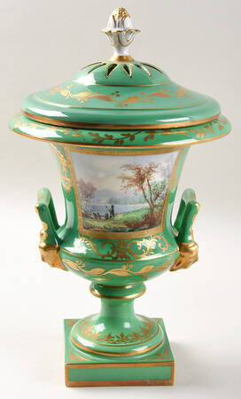 SXP15 Vase/Urn & Lid