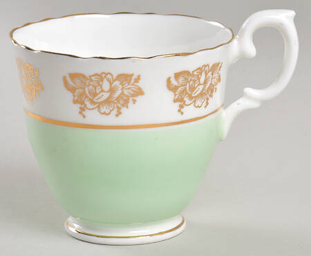 STF83 Footed Cup