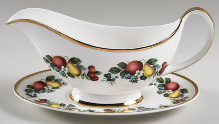 SRD3 Gravy Boat & Underplate by Sheriden (England)