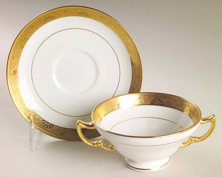 H1032 Footed Cream Soup Bowl & Saucer Set