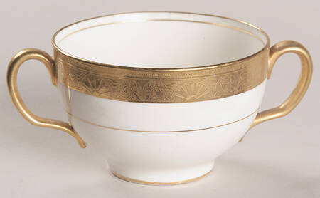 H1032 Footed Bouillon Cup