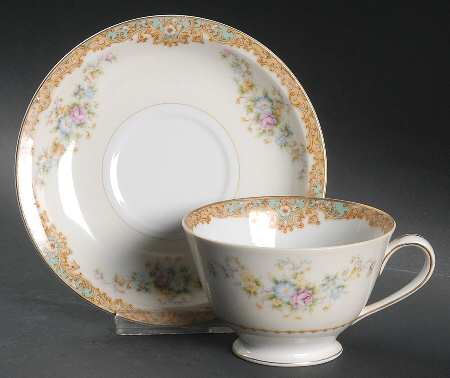YAM50 Footed Cup & Saucer Set