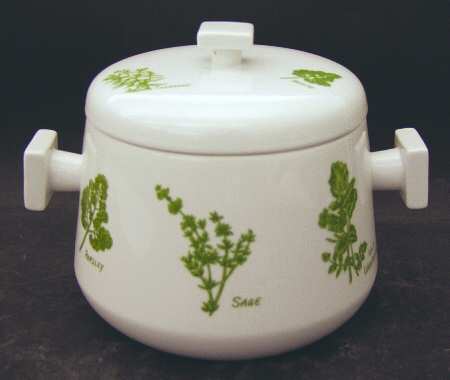 Herb Garden 2.5 Qt Round Covered Casserole