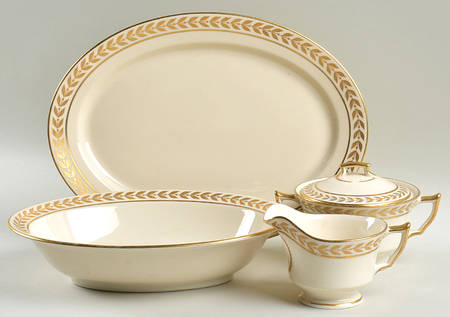 Laurel Gold 5 Piece Hostess Set