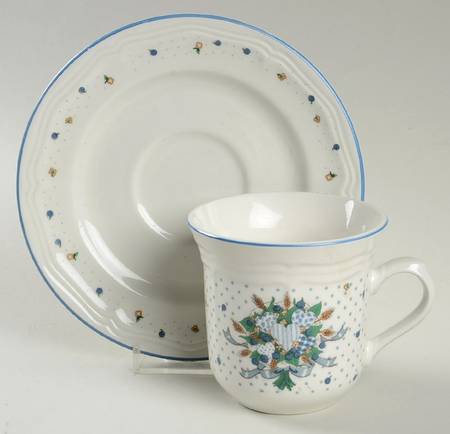 Blueberry Hearts Flat Cup & Saucer Set