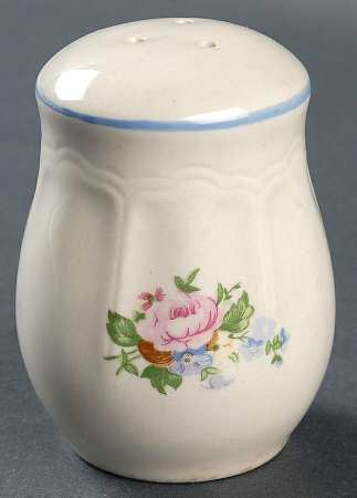 Victoria Pepper Shaker
