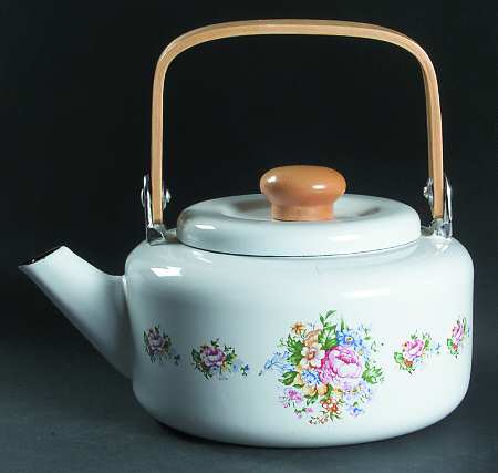 Victoria Metal Kettle & Lid
