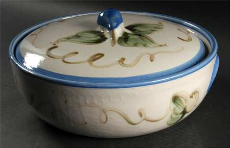 Vintage Blue 4 Quart Round Covered Casserole