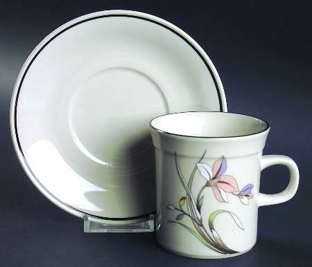 Geisha Flat Cup & Saucer Set