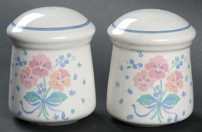 Stitch In Time Salt & Pepper Set