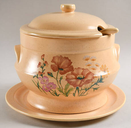 Wildflower Tureen & Lid w/Ladle & Underplate