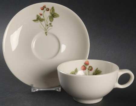 Wild Strawberry Flat Cup & Saucer Set