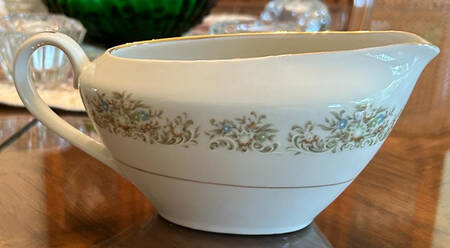 Delight Gravy Boat