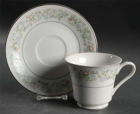 Georgia Footed Cup & Saucer Set