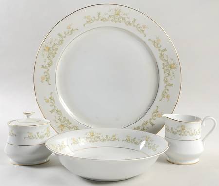 Golden Regal 5 Piece Hostess Set