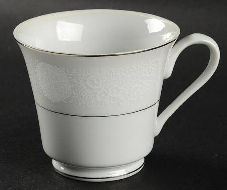 Platina Lace Footed Cup