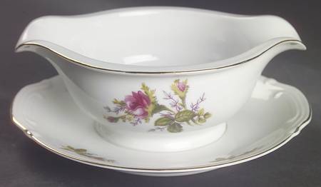 Moss Rose Round Gravy Boat/Attached Underplate
