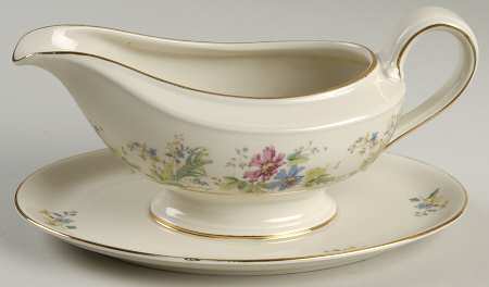 04491 (Cream Background) Gravy Boat with Attached Underplate