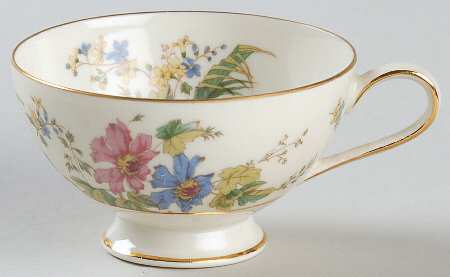 04491 (Cream Background) Footed Demitasse Cup