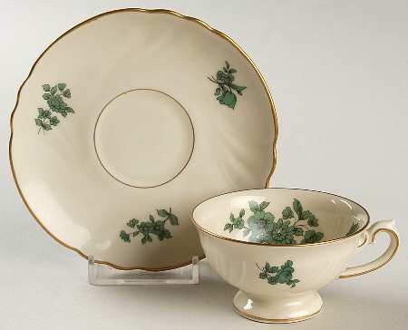 04673 Footed Demitasse Cup & Saucer Set