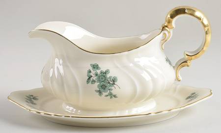 04673 Gravy Boat with Attached Underplate