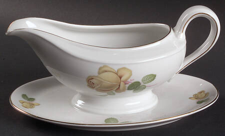 3287 Gravy Boat with Attached Underplate