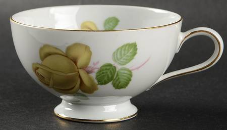3287 Footed Cup