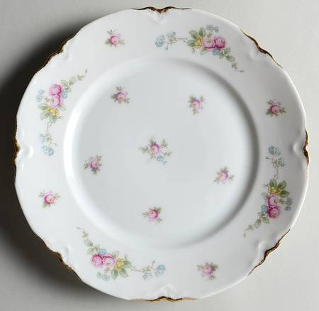 3361 (Scalloped) Luncheon Plate