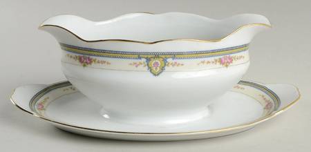 3381 Gravy Boat with Attached Underplate