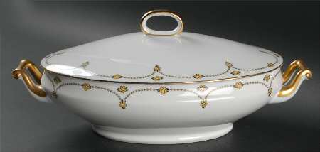 5773 Oval Covered Vegetable
