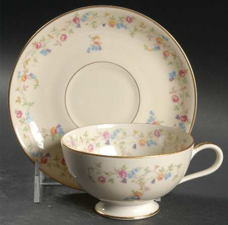 07169 Footed Cup & Saucer Set