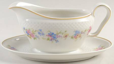 7215 Gravy Boat with Attached Underplate